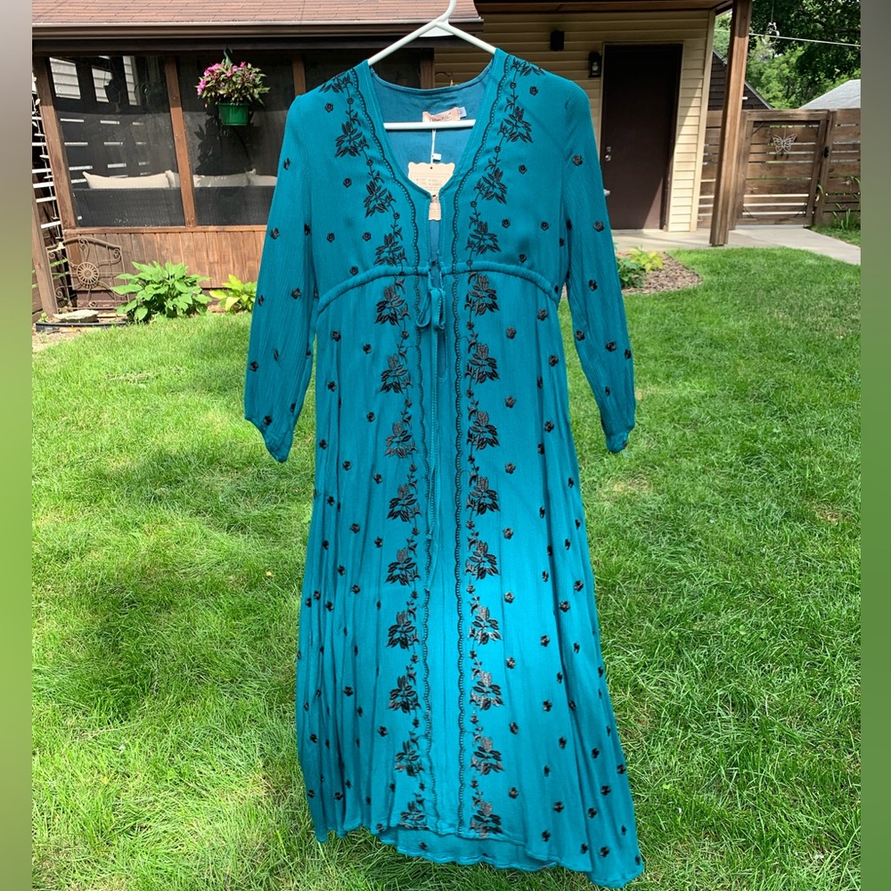 NWT Teal Embroidered floral midi